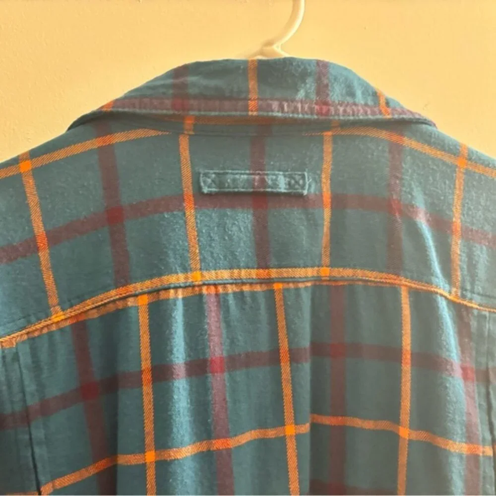 Duluth Trading Co Fleece lined Flannel Shacket - Picture 8 of 8